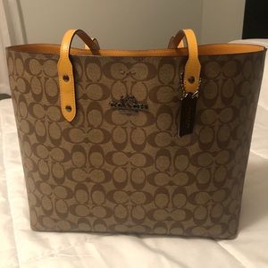 Coach town tote